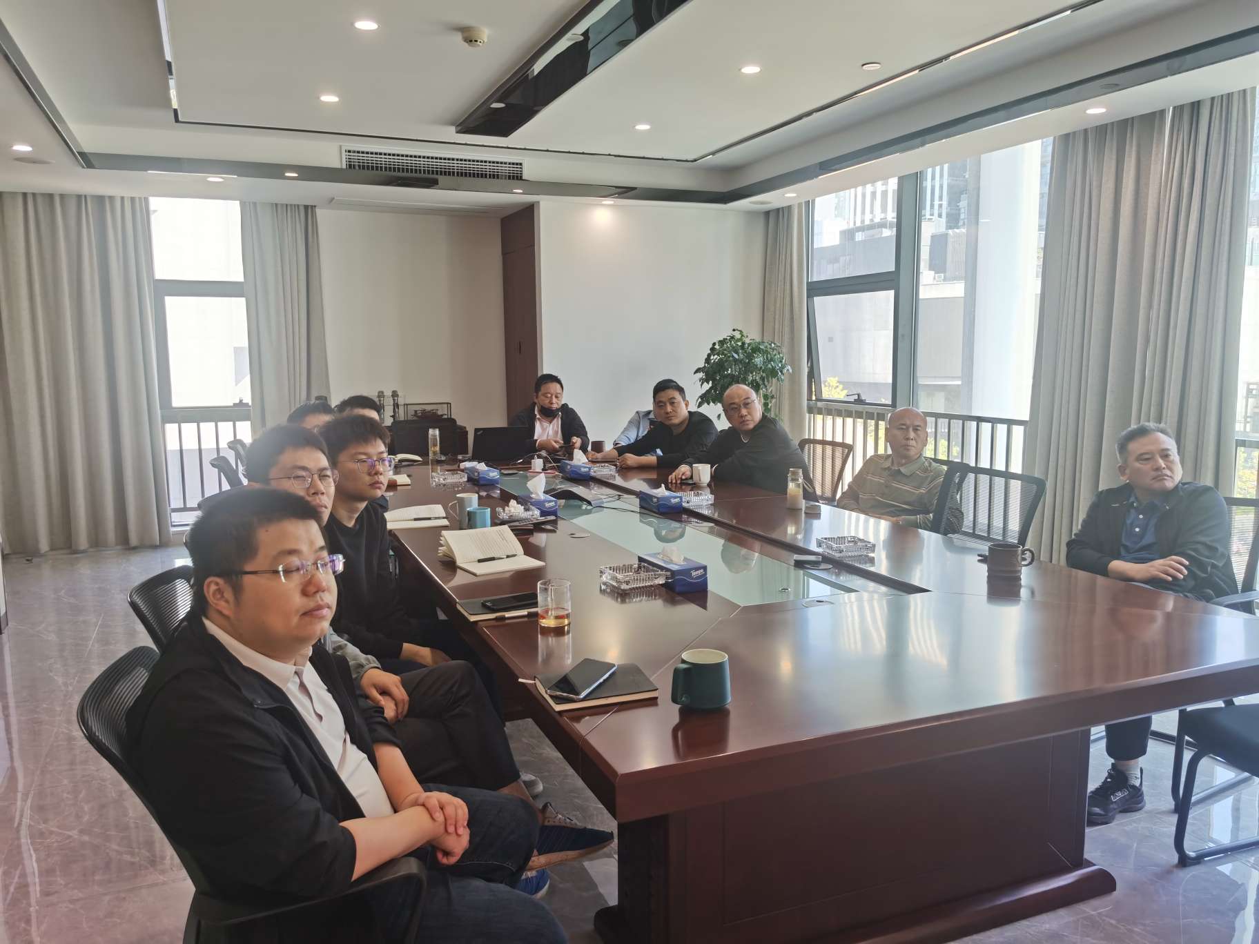 1665988456239165.jpg 上海分公司集中組織收看黨的二十大開幕會盛況1.jpg